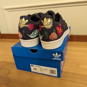 Adidas Superstar HER Floral women's 10